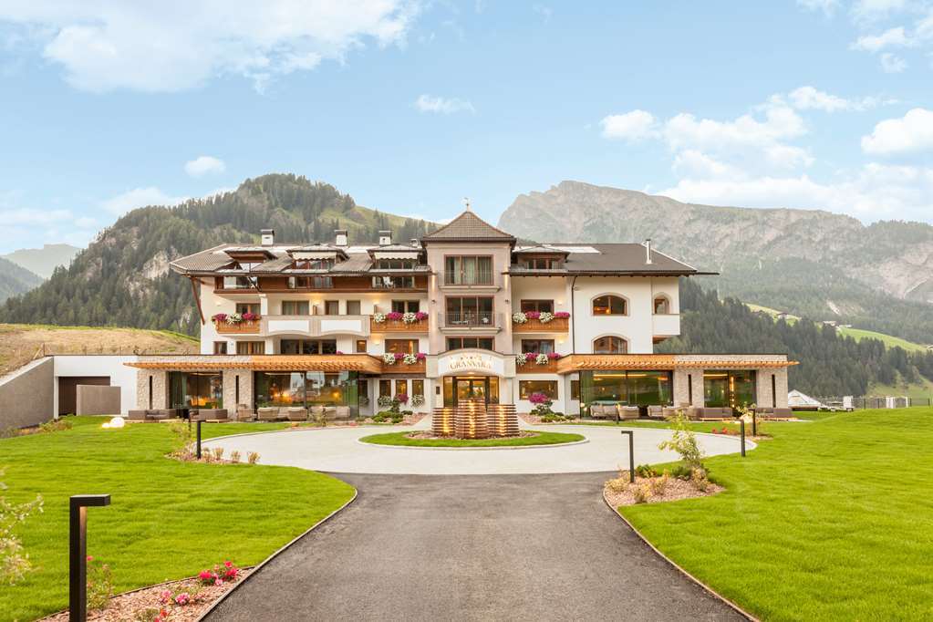 Og Granvara Relais And Spa Selva di Val Gardena Bagian luar foto
